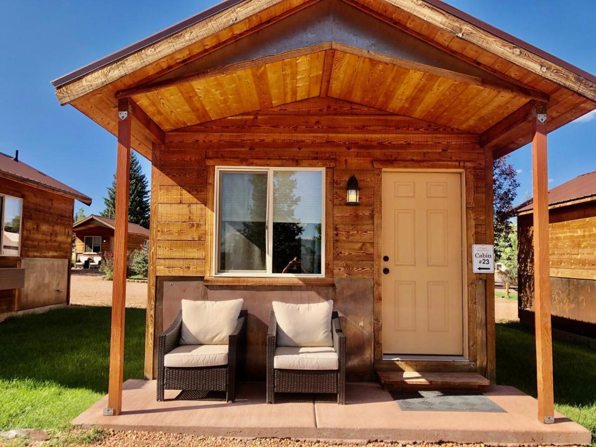 Mountain Ridge Cabins & Lodging Between Bryce And Zion National Park Хатч Экстерьер фото