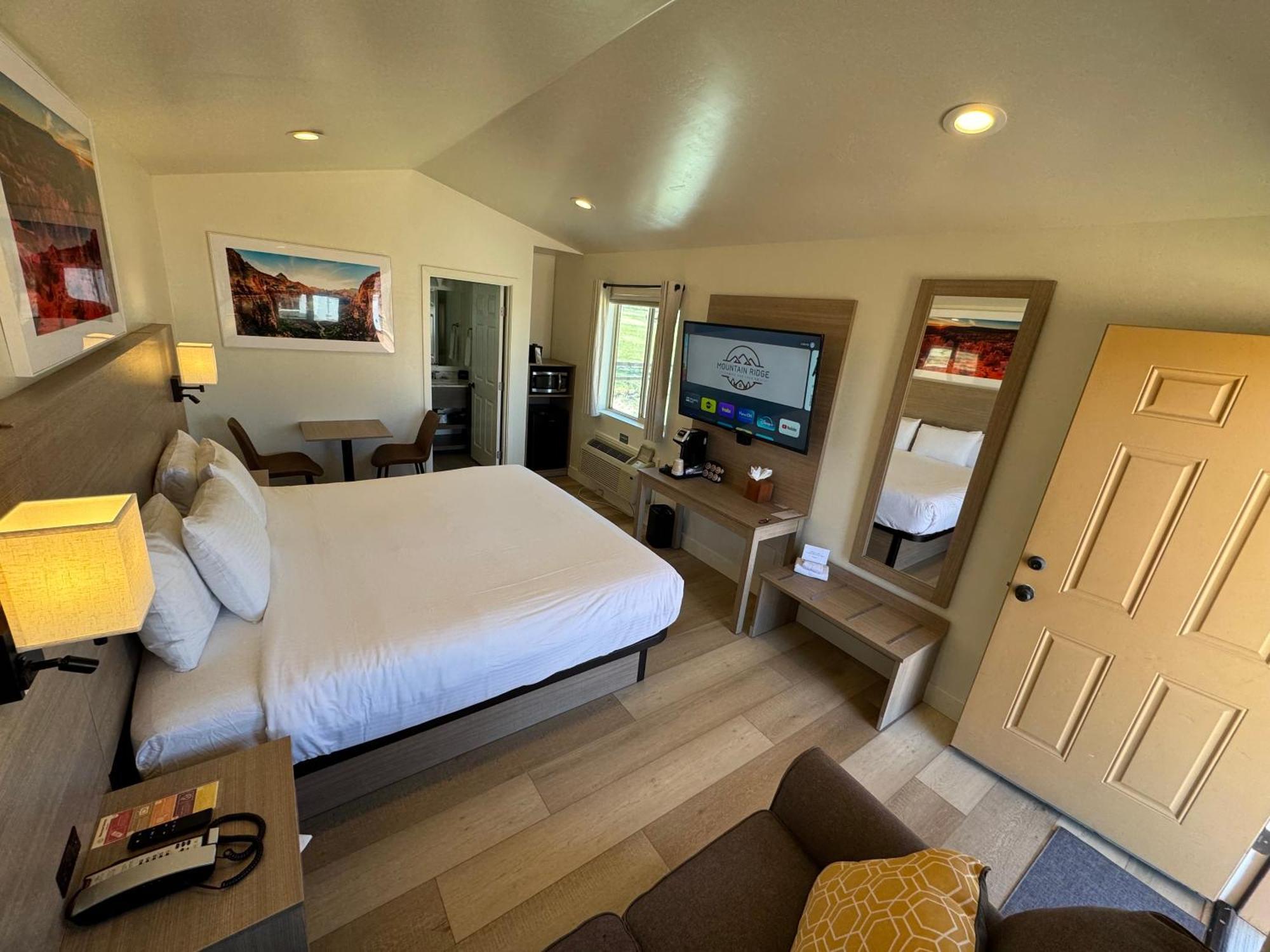 Mountain Ridge Cabins & Lodging Between Bryce And Zion National Park Хатч Экстерьер фото